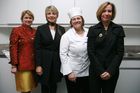 Die luxemburgisch-österreichische Gesellschaft und die luxemburgische Botschaft luden zu einem exklusiven Diner mit Sterneköchin Lea Linster ins Wiener Modul ein. Foto: vlnr: Anita von Hohenberg, Ginette Griesbach (Präs. d. luxemburgisch-österreichischen Gesellschaft), Lea Linster, Botschafterin Arlete Conzemius