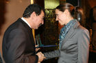 (C) fotodienst/Anna Rauchenberger - Wien, 10.11.2008 - Temmel, Seywald und Partner: Botschaftsrat Dr. Tashin Yilmaz überreicht Frau Susanna Zita-Angst den Pokal für die 