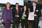 (C) fotodienst/Anna Rauchenberger - Wien, 16.10.2008 -  Der 'ebiz egovernment award 2008' zeigt die Möglichkeiten von Informationstechnologie (IT) bei der Neugestaltung von Geschäftsprozessen auf und stellt den Wandel des Wirtschaftens dar, der durch die Digitalisierung eintritt. FOTO v.l.: Heidrun Silhavy (Bundesministerin für Frauen und Medien), Preisträger (Projekt: Roberta, Einreicher: ZIMD - Zentrum für Interaktion, Medien und soziale Diversität), Martin Szelgrad (Moderation)