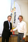 (C) fotodienst/Anna Rauchenberger - Wien, 6.10.2008 -  Österreichischer Extremsegler startet mit Partner Kapsch bei der härtesten Einhandregatta der Welt, der Vendée Globe 2008. FOTO v.l.: Mag. Georg Kapsch (Vorstandsvorsitzender der Kapsch TrafficCom AG), Norbert Sedlacek (Extremsegler)