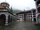 Das Kloster Rila (bulgarisch: Рилски манастир) liegt im Rila-Gebirge südlich der bulgarischen Hauptstadt Sofia. Es ist eines der größten orthodoxen Klöster und in die Liste des Weltkulturerbes der UNESCO aufgenommen worden. Das Kloster wurde im 10. Jahrhundert vom kultisch verehrten Mönch Iwan Rilski gegründet. Sein heutiges Aussehen verdankt das Kloster dem Stil der bulgarischen Wiedergeburt nach einem Brand im Jahre 1833.