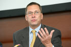 (C) fotodienst/Anna Rauchenberger - Wien, 16.9.2008 - Public Health: Verhütung und mehr - die neue 24/4-Tage Pille. FOTO:  Univ.-Prof. Dr. med. René Wenzl (Oberarzt an der Universitätsklinik für Frauenheilkunde Wien)