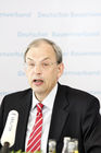 (c) Fotodienst/ Kathrin Heller; 
Pressekonferenz Deutscher Bauernverband e.V. - Erntebilanz 2008: Dr. Helmut Born, Generalsekretär des Deutschen Bauernverbandes