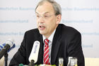 (c) Fotodienst/ Kathrin Heller; 
Pressekonferenz Deutscher Bauernverband e.V. - Erntebilanz 2008: Dr. Helmut Born, Generalsekretär des Deutschen Bauernverbandes