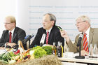 (c) Fotodienst/ Kathrin Heller; 
Pressekonferenz Deutscher Bauernverband e.V. - Erntebilanz 2008: Dr. Jens Rademacher - Referatsleiter, Deutscher Bauernverband; Dr. Helmut Born, Generalsekretär des Deutschen Bauernverbandes; Dr. Michael Lohse - Pressesprecher, Deutscher Bauernverband