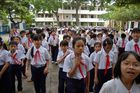 Vietnamesische Schüler einer Schule in Nha Trang. Vietnames schoolkids in Nha Trang