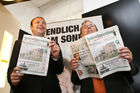 (C) fotodienst/Anna Rauchenberger - Wien, 13.08.2008 - Die Tiroler Tageszeitung (TT) erfüllt einen lang gehegten Leserwunsch: Am 17. August erscheint erstmals die Sonntags-Ausgabe der Tiroler Tageszeitung. Die Sonntags-TT wird im Gegensatz zu den übrigen TT-Ausgaben im Kleinformat erscheinen. FOTO v.l.: Frank Staud (TT-Chefredakteuer), Hermann Petz (Vorstandsvorsitzender der Moser Holding).  