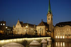 Zürich, Fraumünsterkirche an der Limmat nachts hell beleuchtet, Switzerland, Zürich by night. Fraumünster-church at the Limmat river in the old part of the town. 