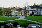 Die Parkanlage vor dem Casino und das schmucke, gemütliche Café in Baden-Baden. The park in front of the casino and the lovely restaurant in Baden-Baden