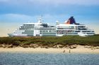 MS Europa legt auf der Promi-Insel Sylt an. MS Europe is ankering in front of the popular Island Sylt