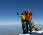 Rund 350.000 Alpinisten und Bergsteiger kommen alljährlich über das Baksantal zum Elbrus, dem mit 5.642 m höchsten Gipfel Europas. Jeder 20. versucht den Gipfelanstieg.