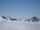 Die Hauptkette des Kaukasus bildet die Grenze zum südlich gelegenen Georgien.