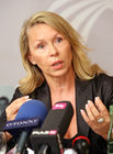 (C) fotodienst/Anna Rauchenberger - Wien, 22.07.2008 - A.Univ.-Prof. Dr. Astrid Deixler-Hübner informiert über umstrittene Reformen im Familienrecht: In den letzten Jahren hat sich das traditionelle Familienbild erhebliche verändert. Die Anzal der Paare, die unverheiratet zusammenleben, ist in den letzen Jahren signifikant angestiegen. Die gesellschaftlichen Veränderungen bringen neue Lebenswirklichkeiten, für die es noch keinen gesetzlichen Rahmen gibt. FOTO: A.Univ.-Prof. Dr. Astrid Deixler-Hübner (Autorin und Univ.-Prof. am Institut Zivilprozessrecht, Universität Linz).