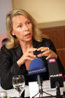 (C) fotodienst/Anna Rauchenberger - Wien, 22.07.2008 - A.Univ.-Prof. Dr. Astrid Deixler-Hübner informiert über umstrittene Reformen im Familienrecht: In den letzten Jahren hat sich das traditionelle Familienbild erhebliche verändert. Die Anzal der Paare, die unverheiratet zusammenleben, ist in den letzen Jahren signifikant angestiegen. Die gesellschaftlichen Veränderungen bringen neue Lebenswirklichkeiten, für die es noch keinen gesetzlichen Rahmen gibt. FOTO: A.Univ.-Prof. Dr. Astrid Deixler-Hübner (Autorin und Univ.-Prof. am Institut Zivilprozessrecht, Universität Linz).