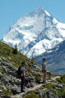 Herrlicher Blick auf den Dent Blanche bei einer Rundwanderung im Val d’Anniviers. Breathtaking panoramic view to the 