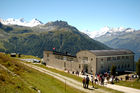 Die Bergstation ob St. Luc als Ausgangspunkt für Tagestouren und fünftägigen Trekking-Talrundreisen im Das Val d’Anniviers beim Observatorim und Planetenweg im Zinaltal. 