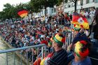 Deutsche Fans auf der Tribune am Rhein in Basels Fanzone warten gespannt auf den Spielbeginn