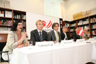 (C) fotodienst/Anna Rauchenberger - Wien, 08.07.2008 - Pressekonferenz zur Vorstellung des Japan-Österreich Jahres 2009 im Japanischen Informations- und Kulturzentrum. FOTO v.l.: Mag. Gudrun Engl (Leiterin der Abteilung Markt- und Medienmanagement/Wien Werbung), Mag. Michael Duscher (Director Overseas Markets, Österreich Werbung), Dr. Emil Brix (Leiter der Kuturpolitischen Sektion des BM für europäische und internationale Angelegenheiten), S.E. Akio Tanaka (Japanischer Botschafter in Österreich), Mag. Gudrun Hager (stellvertretende Abteilungsleiterin der Aussenwirtschaft Österreich/Leiterin der Gruppe Märkte), Architekt Professor Gustav Peichl (Peichl&Partner).