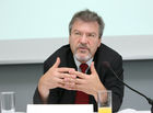 (C) fotodienst/Anna Rauchenberger - Wien, 27.06.2008 -  ISPA Forum 'EU Rechtsrahmen - Sicherheit durch Regulierung?'. Rudolf Strohmeier (EU Kommission), Othmar Karas (Europäisches Parlament) und Sarah Brabender (EuroISPA) präsentieren die Vorschläge für eine Überarbeitung des europäischen Rechtsrahmens für elektronische Kommunikationsnetze und -dienste. FOTO: Rudolf Strohmeier (EU Kommission)