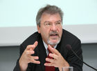 (C) fotodienst/Anna Rauchenberger - Wien, 27.06.2008 -  ISPA Forum 'EU Rechtsrahmen - Sicherheit durch Regulierung?'. Rudolf Strohmeier (EU Kommission), Othmar Karas (Europäisches Parlament) und Sarah Brabender (EuroISPA) präsentieren die Vorschläge für eine Überarbeitung des europäischen Rechtsrahmens für elektronische Kommunikationsnetze und -dienste. FOTO: Rudolf Strohmeier (EU Kommission)