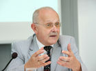 (C) fotodienst/Anna Rauchenberger - Wien, 27.06.2008 -  ISPA Forum 'EU Rechtsrahmen - Sicherheit durch Regulierung?'. Rudolf Strohmeier (EU Kommission), Othmar Karas (Europäisches Parlament) und Sarah Brabender (EuroISPA) präsentieren die Vorschläge für eine Überarbeitung des europäischen Rechtsrahmens für elektronische Kommunikationsnetze und -dienste. FOTO: Alfred Stratil (Europäischer Rat, BMVIT)