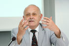 (C) fotodienst/Anna Rauchenberger - Wien, 27.06.2008 -  ISPA Forum 'EU Rechtsrahmen - Sicherheit durch Regulierung?'. Rudolf Strohmeier (EU Kommission), Othmar Karas (Europäisches Parlament) und Sarah Brabender (EuroISPA) präsentieren die Vorschläge für eine Überarbeitung des europäischen Rechtsrahmens für elektronische Kommunikationsnetze und -dienste. FOTO: Alfred Stratil (Europäischer Rat, BMVIT)