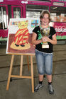 (C) fotodienst/Anna Rauchenberger - Wien, 24.06.2008 - Die fünf beliebtesten Katzenbilder des einzigartigen WHISKAS-Malwettbewerbs stehen fest. Aus unglaubliche 31.144 Bildern hat das Publikum vom 1. April bis 30. April die fünf Siegerbilder beim Online-Voting gekürt. Diese werden ein halbes Jahr den Wiener D-Wagen schmücken. FOTO: Gewinner und Gewinnerinnen mit ihren Werken