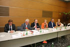 (C) fotodienst/Anna Rauchenberger - Wien, 23.06.2008 - Pressekonferenz zu den Österreichischen Medientagen und der Medienmesse, die im September stattfinden werden. FOTO v.l.: Dr. Claus Hofer (Geschäftsführer des ZIT, Zentrum für Innovation und Technologie), Mag. Michael Himmer (Organisator der Österreichischen Medientage), Oliver Voigt (Verlagsgruppe NEWS), KR Brigitte Jank (Präsidentin der Wirtschaftskammer Wien), Hans-Jörgen Manstein (Manstein Verlag), Petra Reifeltshammer (Leiterin der Medienmesse)