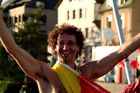 Jubelnder Deutscher Fussballfan in Basel beim siegreichen Spiel gegen die Portugiesen