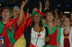 Noch jubelten die Portugiesischen Fussballfans auf dem Basler Marktplatz, aber nach dem Sieg Deutschlands sind sie schockiert