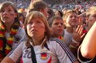 Schockierte Deutsche Fans und Zuschauer in der public viewing arena von Zürich als beim Spiel gegen die Kroaten in Klagenfurt und die Deutsche NAtionalelf eine Niederlagen einstecken musste