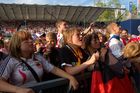 Schockierte Deutsche Fans und Zuschauer in der public viewing arena von Zürich als beim Spiel gegen die Kroaten in Klagenfurt und die Deutsche NAtionalelf eine Niederlagen einstecken musste