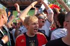 Wütende und schockierte Deutsche Fans und Zuschauer in der public viewing arena von Zürich als beim Spiel gegen die Kroaten in Klagenfurt und die Deutsche NAtionalelf eine Niederlagen einstecken musste