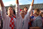 Jubel und Freudentaumel Kroatischer Fussballfans nach dem Sieg über die Deutsche Nationalelf