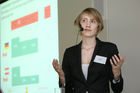 (C) fotodienst/Anna Rauchenberger - Wien, 11.06.2008 - Die GfK Roadshow fand zum Thema 'Stammkunden wandern ab. 
Schicksal oder Versäumnis?' statt. Der Fokus der Marketingaktivitäten liegt heute vermehrt auf Neukundengewinnung statt auf bereits bestehenden Kunden, da hier oft von (lebens)lang andauernder Markenbindung ausgegangen wird. FOTO: Nadine Murza (GfK Austria)