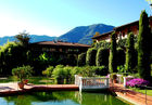 Luxus- und Golfhotel Giardino, Ascona, Tessin/Ticino, Süd-Schweizer Sonnenstube: 
Relais & Chateâux sowie Swiss Deluxe Hotel-Mitglied, 15 GaultMillau-Punkte. 
Gourmet-Restaurant. Molekular-Küche, Kost, Golfhotel, Spa-Resort, Wellness, 
Gesundheit, Traubentrester, Vinotherapie, Behandlungen, Ferien, Urlaub, Gäste.

Luxury Hotel Girdino in Ascona, , italian speaking part of Southern Switzerland. 
Member of Relais & Chateâux sowie Swiss Deluxe Hotel-Mitglied, 15 GaultMillau-
Punkte. Gourmetrestaurant and molecular-food. Spa, wellness, wellbeing, health, 
