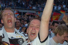 Jubel der Deutschen Fussball-Fans nach dem Sieg über ie Polen in der Fanzone von Zürich. German Footballfan in the public viewing arena of Zürich