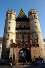 Basels Spalentor, Wahrzeichen, Historische Baukunst, Wehrmauer-Turm, Strasse, Personen, Fussgänger, Tor zur Spalenvorstadt