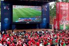 Beim Spiel Portugal-Tschechien war die public viewing arena mit Fussballfans voll