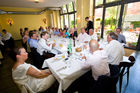 Staatsminister Bernd Neumann (Kultur und Medien); Axel Wallrabenstein (Managing Partner, Publicis Consultants) und andere geladene Gäste beim Politsichen Salon in Sarah Wieners Restaurant 