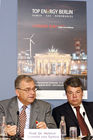 Prof. Dr. Helmut Schmitt von Sydow (Hauptberater für Energie- und Verkehrsrecht i.R., Europäische Kommission, Brüssel) und Raimund Hosch (Vorsitzender der Geschäftsführung der Messe Berlin) auf der Eröffnungspressekonferenz der Top Energy Berlin 2008. (C)Fotodienst/Kathrin Heller