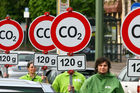 Der Verkehrsclub Deutschland rief zur Aktion für mehr Klimaschutz im Verkehr auf. Als Aktionsort wurde ein Parkplatz des Mühlendamms ausgewählt. (C)Fotodienst/Jan-Paul Kupser