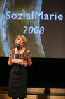 (C) fotodienst/Anna Rauchenberger - Wien, 01.05.2008 - Die SozialMarie wurde heuer zum vierten Mal vergeben und auch diesmal bewarben sich sehr viele in- und ausländische Projekte um einen der begehrten Preise. FOTO: Moderatorin Barbara van Melle.