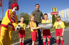 McDonalds Escorte Bundesländer Tour zur Euro 2008 mit Martin Hiden in McDonalds Filale Klagenfurt

Foto: Johannes Puch / Fotodienst
