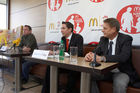 McDonalds Escorte Bundesländer Tour zur Euro 2008 mit Martin Hiden in McDonalds Filale Klagenfurt

Foto: Johannes Puch / Fotodienst
