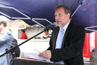 (C) fotodienst/Anna Rauchenberger - Wien, 25.4.2008 - Die neuen Mieter der Wohnhausanlage Welingergasse 3 im 23. Wiener Gemeindebezirk durften heute ihre Schlüssel entgegennehmen. FOTO: Mag. Michael Gehbauer (GF der Wohnbauvereinigung für Privatangestellte).