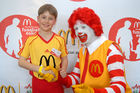 Darauf haben tausende Kinder aus Tirol und Vorarlberg gewartet - und das Warten hat sich gelohnt: Die ersten Teilnehmer zur McDonald's Fussball Escorte bei der UEFA EURO 2008 stehen fest. Am 24. April wurden die ersten Escorte Kinder im McDonald's Restaurant in Völs bei Innsbruck vorgestellt.