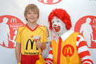 Darauf haben tausende Kinder aus Tirol und Vorarlberg gewartet - und das Warten hat sich gelohnt: Die ersten Teilnehmer zur McDonald's Fussball Escorte bei der UEFA EURO 2008 stehen fest. Am 24. April wurden die ersten Escorte Kinder im McDonald's Restaurant in Völs bei Innsbruck vorgestellt.