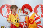 Darauf haben tausende Kinder aus Tirol und Vorarlberg gewartet - und das Warten hat sich gelohnt: Die ersten Teilnehmer zur McDonald's Fussball Escorte bei der UEFA EURO 2008 stehen fest. Am 24. April wurden die ersten Escorte Kinder im McDonald's Restaurant in Völs bei Innsbruck vorgestellt.