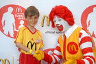 Darauf haben tausende Kinder aus Tirol und Vorarlberg gewartet - und das Warten hat sich gelohnt: Die ersten Teilnehmer zur McDonald's Fussball Escorte bei der UEFA EURO 2008 stehen fest. Am 24. April wurden die ersten Escorte Kinder im McDonald's Restaurant in Völs bei Innsbruck vorgestellt.